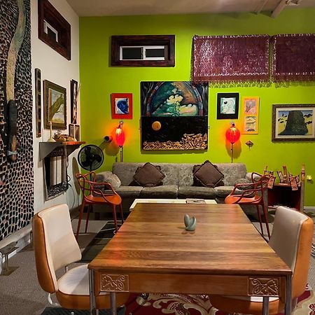Space Castle: A 1950S Gas Station Transformed Into An Art Themed Wonderland 特鲁斯奥康西昆西斯 外观 照片
