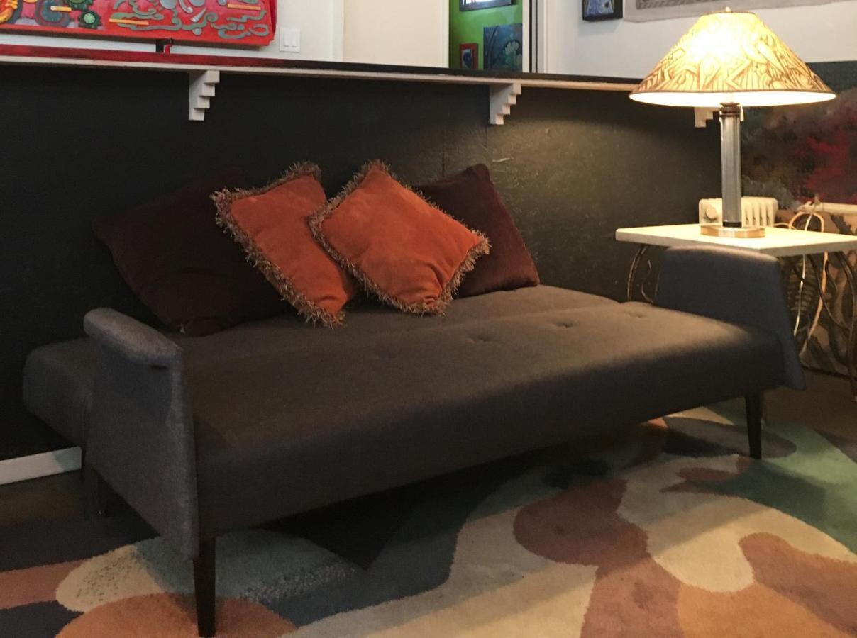 Space Castle: A 1950S Gas Station Transformed Into An Art Themed Wonderland 特鲁斯奥康西昆西斯 外观 照片