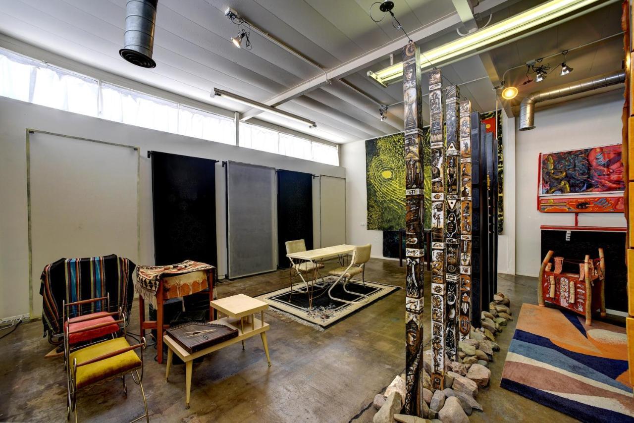 Space Castle: A 1950S Gas Station Transformed Into An Art Themed Wonderland 特鲁斯奥康西昆西斯 外观 照片