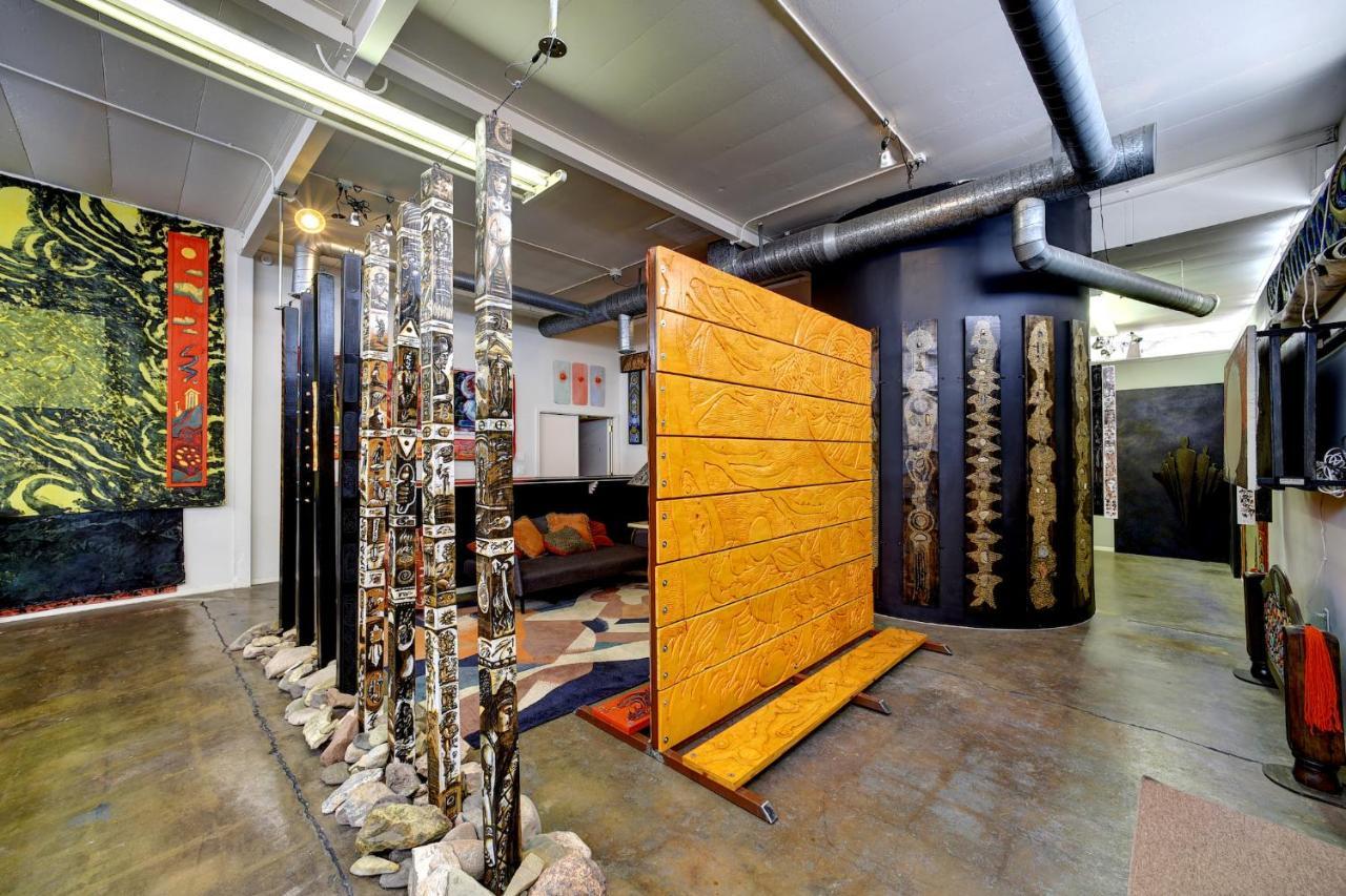 Space Castle: A 1950S Gas Station Transformed Into An Art Themed Wonderland 特鲁斯奥康西昆西斯 外观 照片
